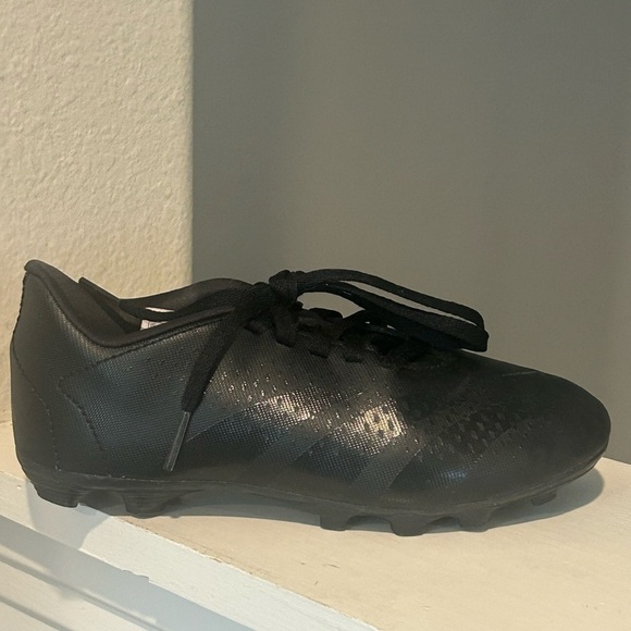 Adidas Predator Accuracy.4 Soccer Cleats HQ0950 Youth Size 1 Black - Picture 2 of 11